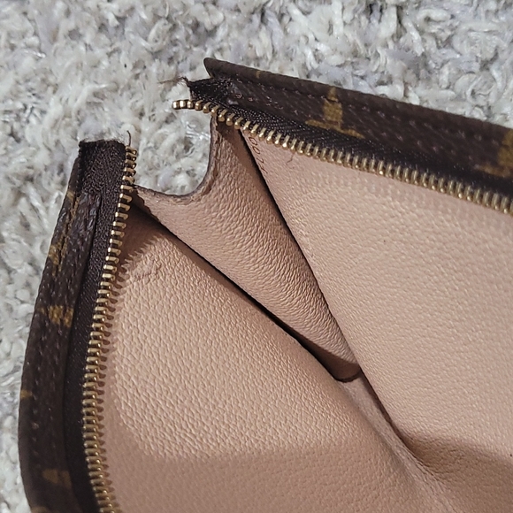 Louis Vuitton Cosmetics Pouch / Pochette - Picture 12 of 16